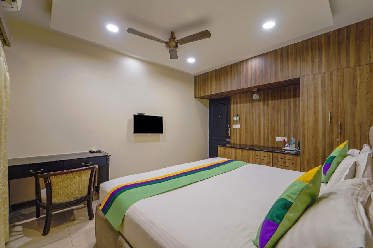 Treebo Elan Hotel Madras Buitenkant foto