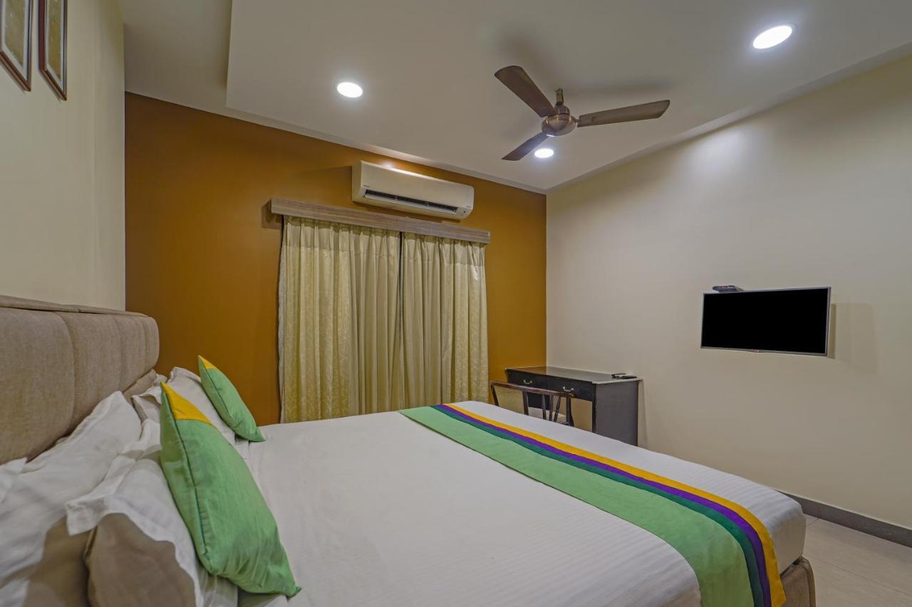 Treebo Elan Hotel Madras Buitenkant foto